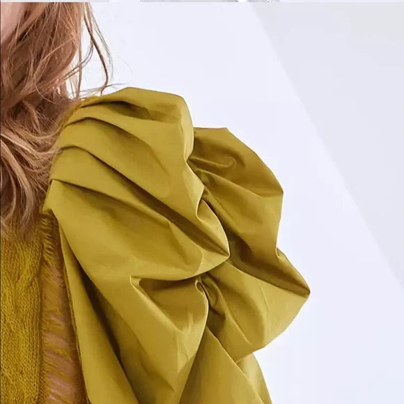 New Bishop Puff Sleeves Distress Crew neck Black color Pull on Sweater - Picture 9 of 12